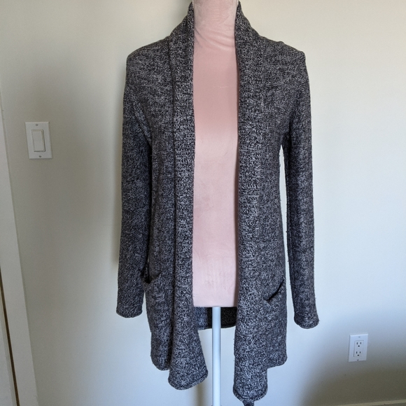 Aritzia Sweaters - Aritzia (babaton) cashmere sweater